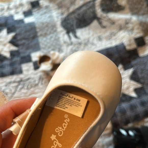 Infant shoes - Picture 3 of 4